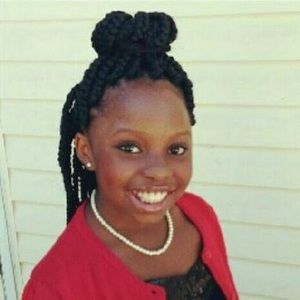 Meet your Posher, Alexia